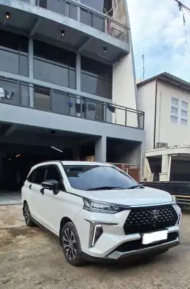Toyota Avanza Veloz putih 2024