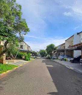 Dijual cepat rumah 2 lantai di Cluster Pasadena Modernland