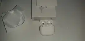 Airpods 4 Active Noise Cancellation