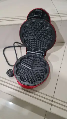 Pembuat Waffle Croffle Seperti Baru