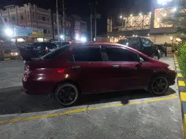 Di jual tingal pakai surat2 lkp bpkb,STNK,faktur,kunci,remot 2 loh