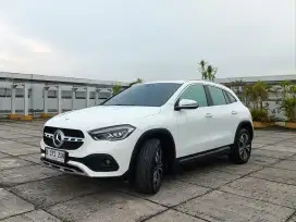 Mercy GLA 200 progressive line. Thn 2020. Putih. Low km. Perfect cond