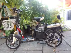 Sepeda Listrik Selis normal lengkap
