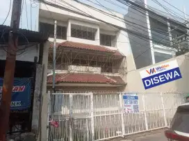 Disewakan Ruko 3Lt Pucang Anom Timur – Lokasi Strategis & Parkir Luas!