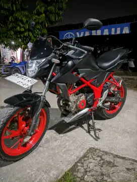 Cb150r les stred