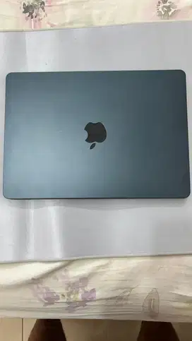 Macbook Air M3 8/256gb