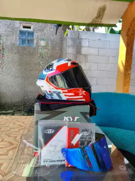 HELM TT COURSE LIKE NEW