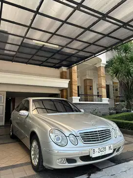 **Dijual: Mercedes-Benz W211 E260 Tahun 2003**