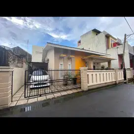 DIJUAL RUMAH DAN KOST DIDALAMNYA NEGO