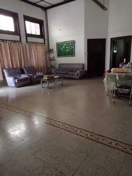 Dijual Rumah Besar Daerah Raya Darmo Surabaya pusat