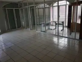 Disewakan Ruko 3 Lantai Strategis Di Kawasan Mall Soekarno Hatta
