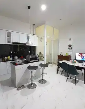 Jual rumah bagus 3 lantai siap huni di citra Gran cibubur bekasi