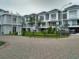 Rumah nyaman di dalam townhose , dekat tol Andara