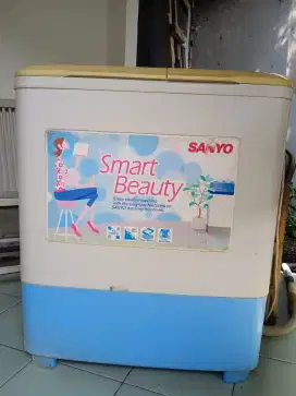 Mesin cuci merk Sanyo 2 tabung bekas kap.7kg