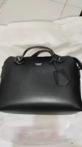 Tas wanita Fendi Roma