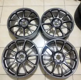 Velg ring 18 volkrays ze40 lebar 8,5 rata et35 pcd 5x114 pnp 5x112