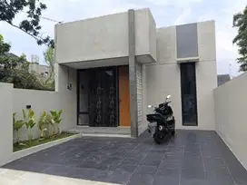 Rumah minimalis baru belakang SD model wedomartani