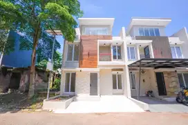 Rumah 2 Lantai di BSD 15 Menit ke Stasiun Serpong Hadap Utara J-32771