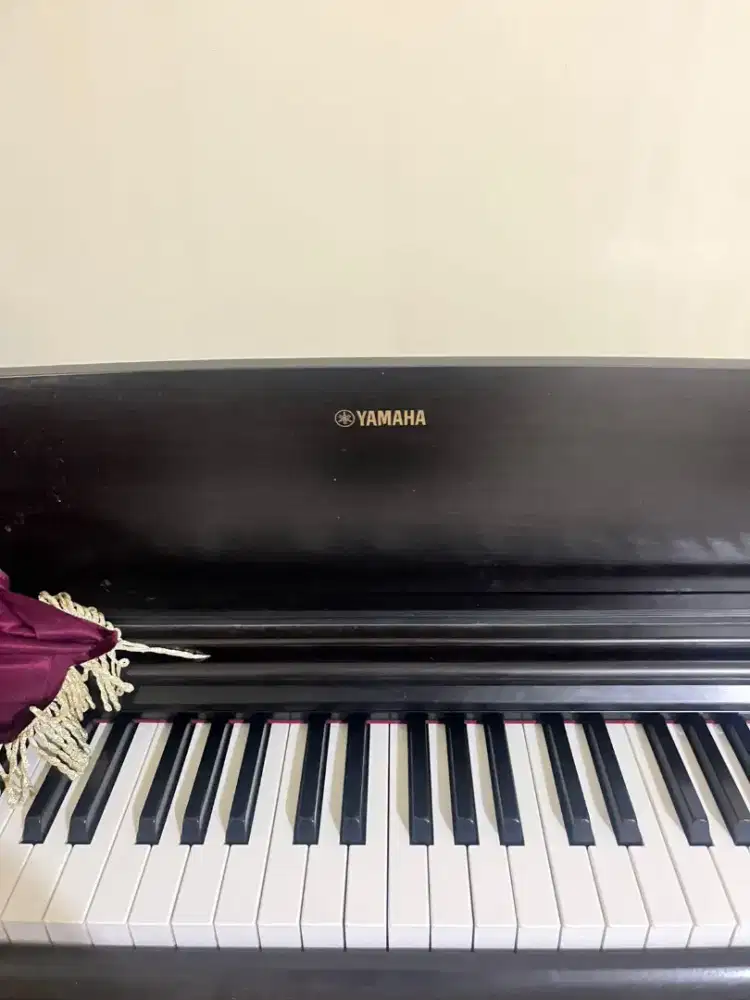 YAMAHA ARIUS YDP 143