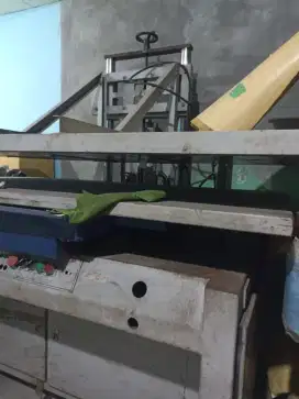 Mesin Pond Press/Mesin press kardus / scotchbrite