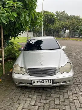 Mercedes-Benz C180 2002 Bensin