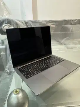 MacBook Pro 2020 Core i5 8/256gb retina