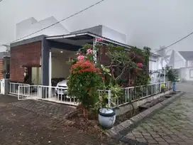 Dijual rumah Hook, posisi pojok