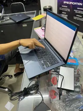 Lowongan Pekerjaan Toko Komputer Staff Toko
