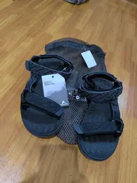 sandal eiger caldera men uk.41 warna hitam