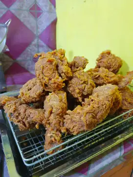 Lowongan pekerjaan untuk perempuan jaga ayam krispi di lapangan tembak