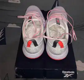 Sepatu reebok sneaker 44