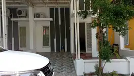 BUTUH CEPAT LAKU!! RUMAH WISATA SEMANGGI UNDER 900jt