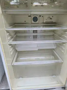 Lemari es jadul