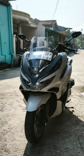 PCX 150 CBS Putih