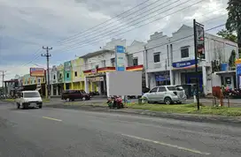 Ruko di muka Jalan Raya Manado-Bitung, Manembo Nembo, 2 lantai