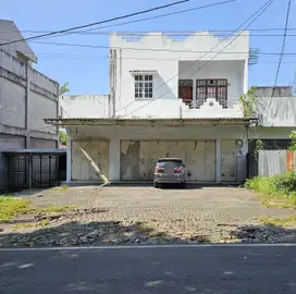 Ruko di Manembo Nembo, 2 lantai, parkir luas, dekat tol Manado-Bitung