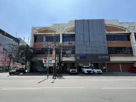 Ruko di Jalan Irian Barat ( Depan Tengah )