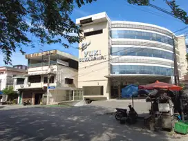 Gedung di Jalan AR Hakim ( Ex Yuki Supermarket )