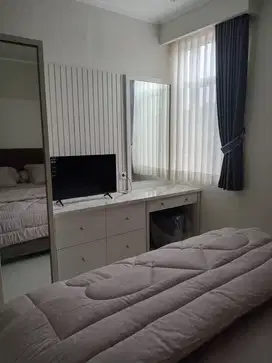 Luxury Cool and Nice Crown Court Apartment Full Ft .