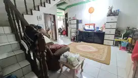 Dijual rumah hoek siap huni di Meruya Jakarta Barat