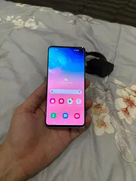 Dijual Samsung S10 White 8/128GB SEIN Hp charger