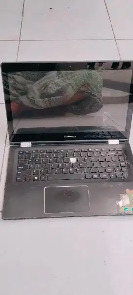 Laptop Lenovo Yoga 500 Matot