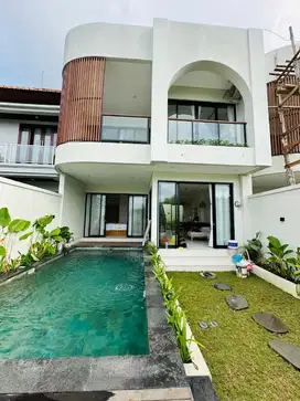 VILLA BARU SANTORINI UNGASAN HANYA 2 MENIT