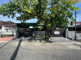 Villa di Komplek Tasbi 2 ( Taman Setia Budi Indah )