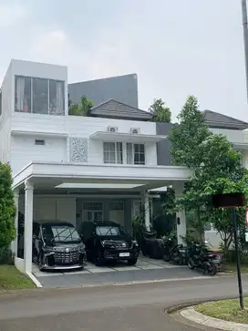 Rumah 3 Lantai Ada Private Pool Furnished di Serpong Lagoon