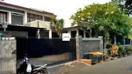 Dijual Rumah Mewah di Kebon Jeruk, Jakarta Barat, Luas 1077m² SHM
