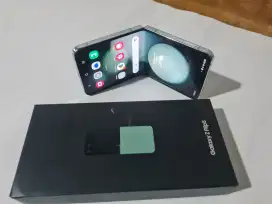 Samsung Z Flip5 5G 8/256 gb no minus mulus lengkap
