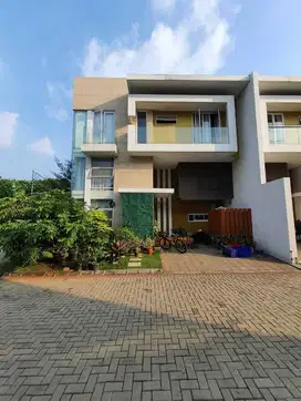 RUMAH DALAM KOMPLEK PRIVATE POOL DI TB SIMATUPANG