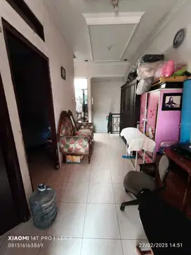 Rumah Otista Dekat Jalan Raya dan Stasiun Tebet Terminal Kp Melayu