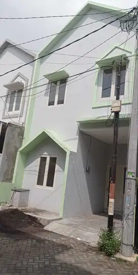 Rumah Baru 2 Lantai Daerah Pagesangan Surabaya